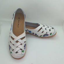 Charger l'image dans la galerie, TROTT N BREIZH chaussures cuir confort BLANC tressée color