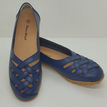 Charger l'image dans la galerie, TROTT N BREIZH chaussures cuir confort marine ballerine croisée