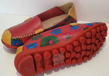 Charger l'image dans la galerie, TROTT N BREIZH chaussures cuir confort rouge fleur