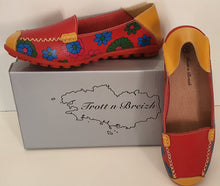 Charger l'image dans la galerie, TROTT N BREIZH chaussures cuir confort rouge fleur