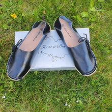 Charger l'image dans la galerie, TROTT N BREIZH chaussures cuir confort mocassin noir design