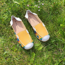 Charger l'image dans la galerie, TROTT N BREIZH chaussures cuir confort mocassin jaune blanc fleurie