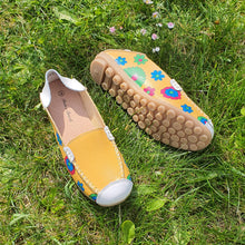 Charger l'image dans la galerie, TROTT N BREIZH chaussures cuir confort mocassin jaune blanc fleurie