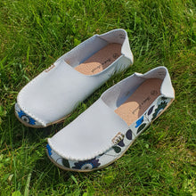 Charger l'image dans la galerie, TROTT N BREIZH chaussures cuir confort blanc imprimé