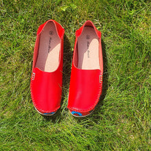 Charger l'image dans la galerie, TROTT N BREIZH chaussures cuir confort rouge design imprimé