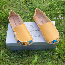 Charger l'image dans la galerie, TROTT N BREIZH chaussures cuir confort jaune imprimé