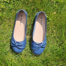 Charger l'image dans la galerie, TROTT N BREIZH chaussures cuir confort ballerine marine noeud