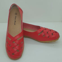 Charger l&#39;image dans la galerie, TROTT N BREIZH chaussures cuir confort rouge tressée
