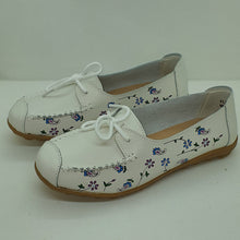 Charger l&#39;image dans la galerie, TROTT N BREIZH chaussures cuir confort mocassin fleurie
